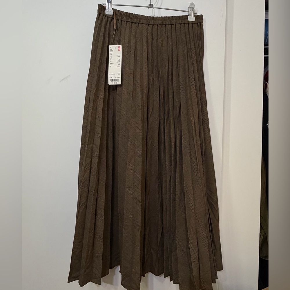 Uniqlo Accordion Pleated Brown Long Skirt (NWT)